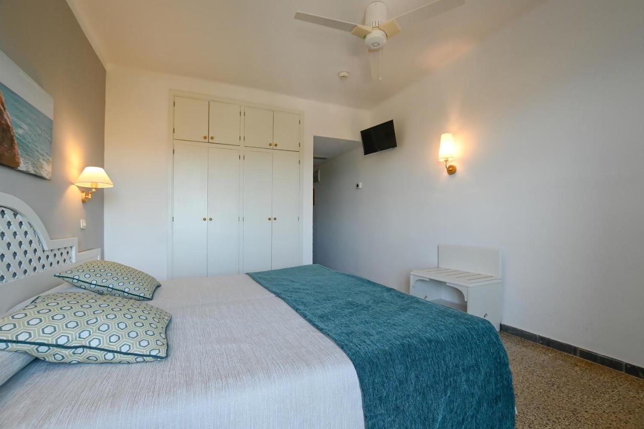 Hotel Pinos Playa Santanyi Bagian luar foto