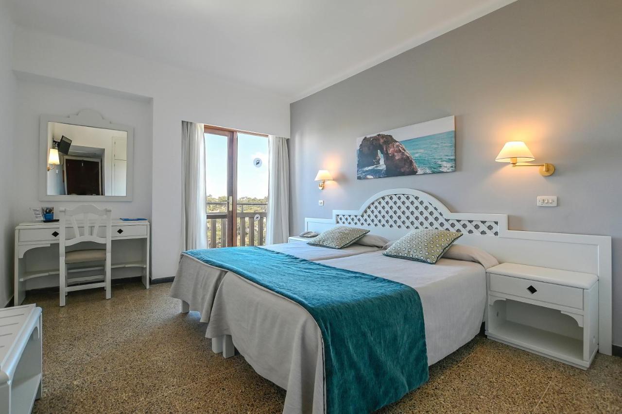 Hotel Pinos Playa Santanyi Bagian luar foto