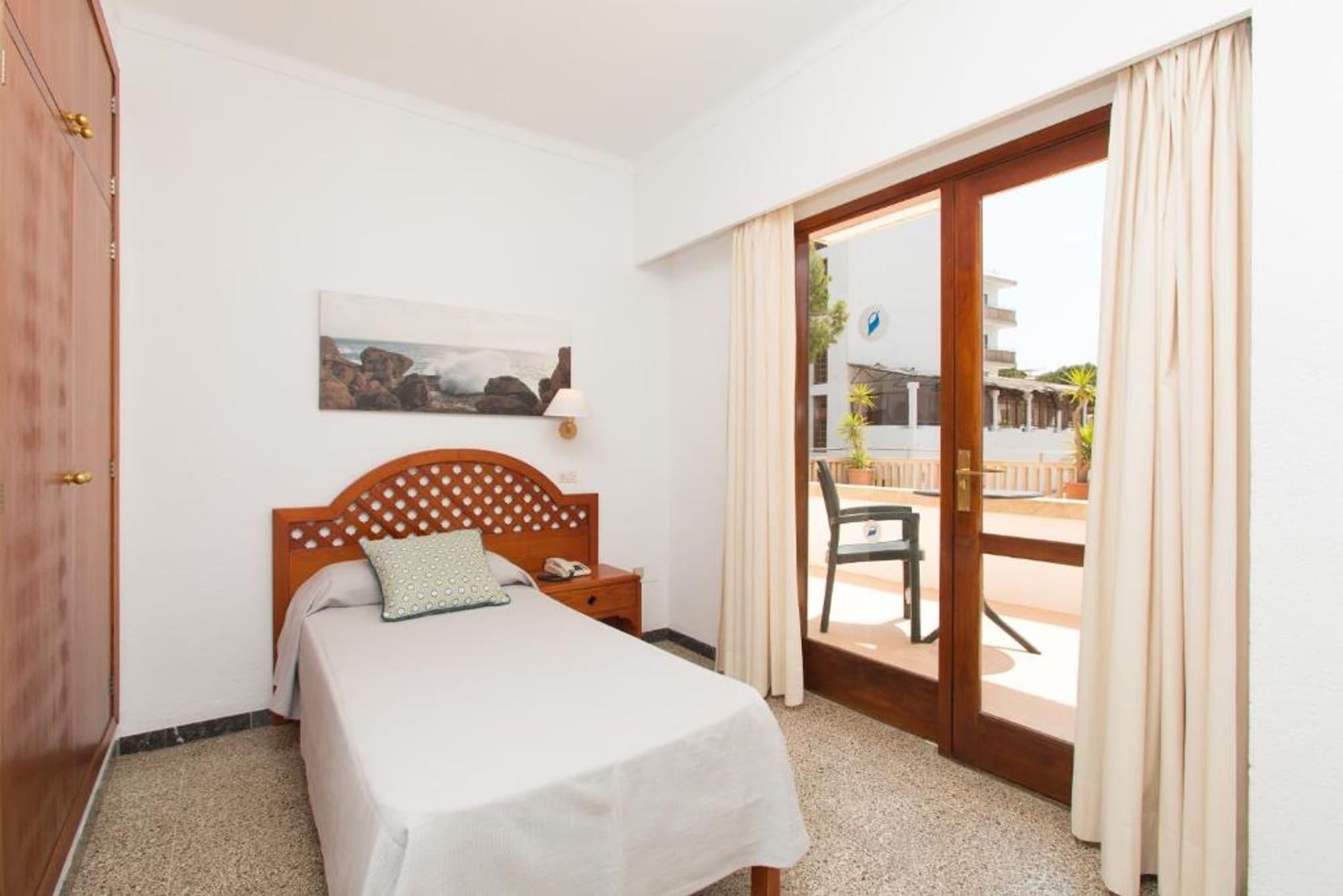 Hotel Pinos Playa Santanyi Bagian luar foto