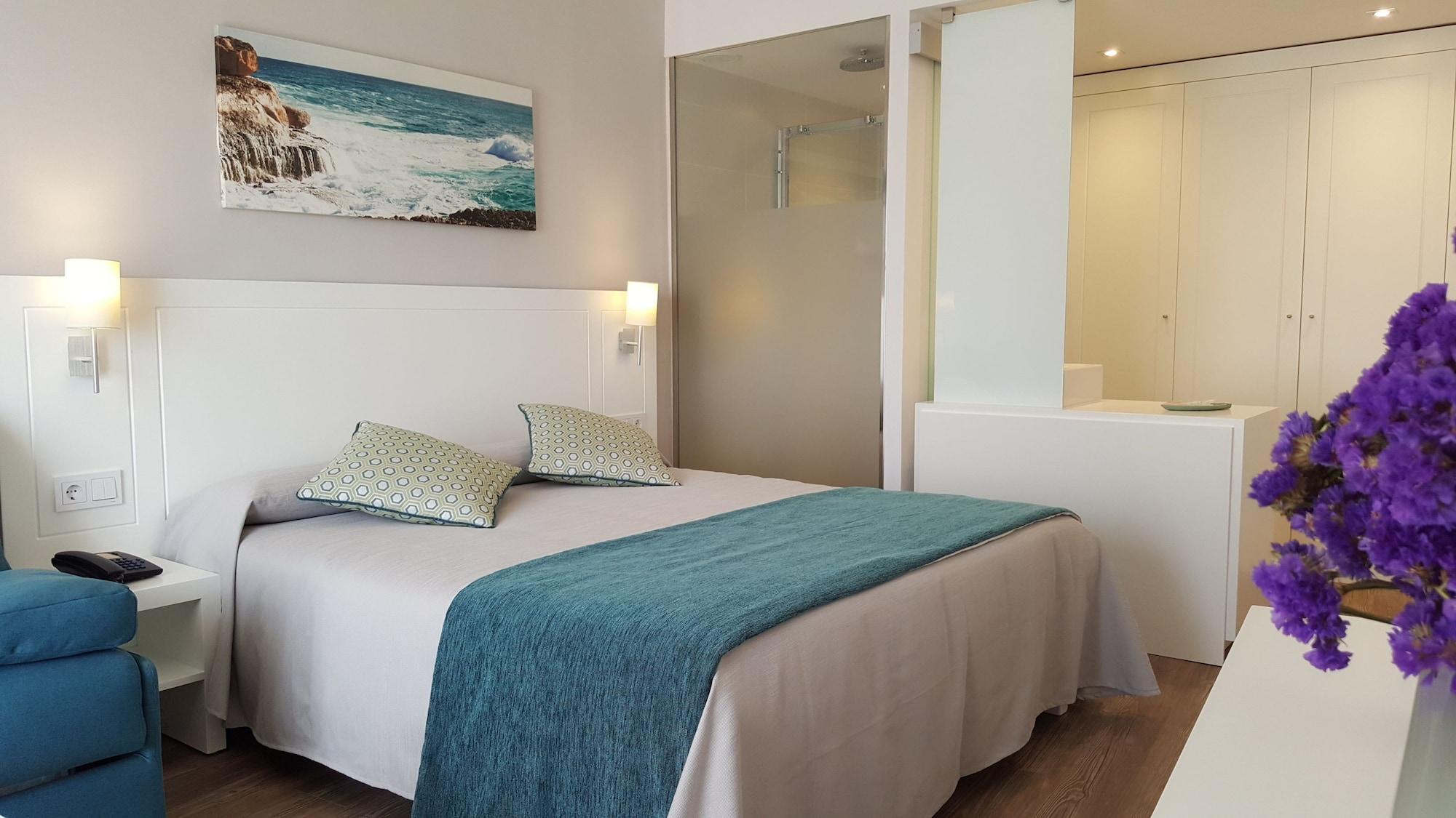 Hotel Pinos Playa Santanyi Bagian luar foto