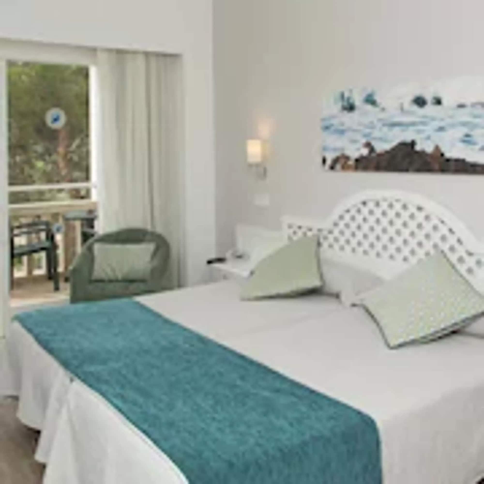 Hotel Pinos Playa Santanyi Bagian luar foto