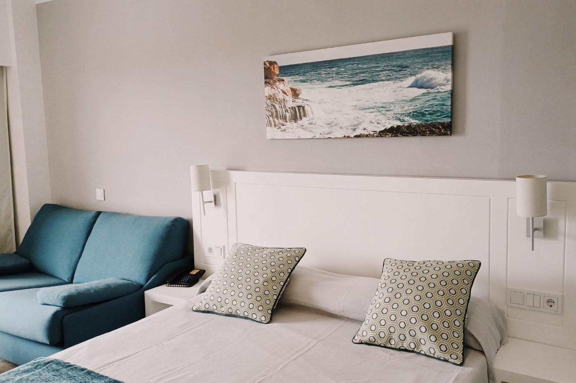 Hotel Pinos Playa Santanyi Bagian luar foto